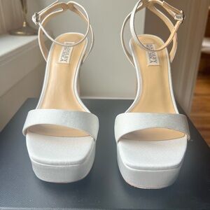 Badgley Mischka Caia Pumps